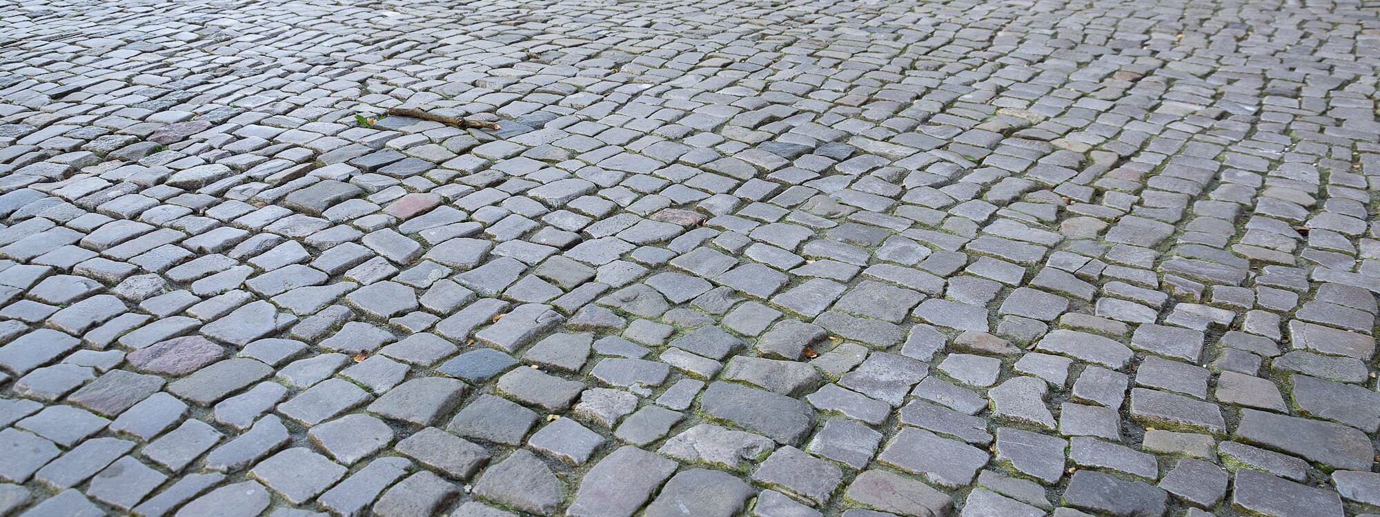 Quelles sont les étapes clés pour réussir la pose d&#8217;un pavage en pierre naturelle ? Illzach